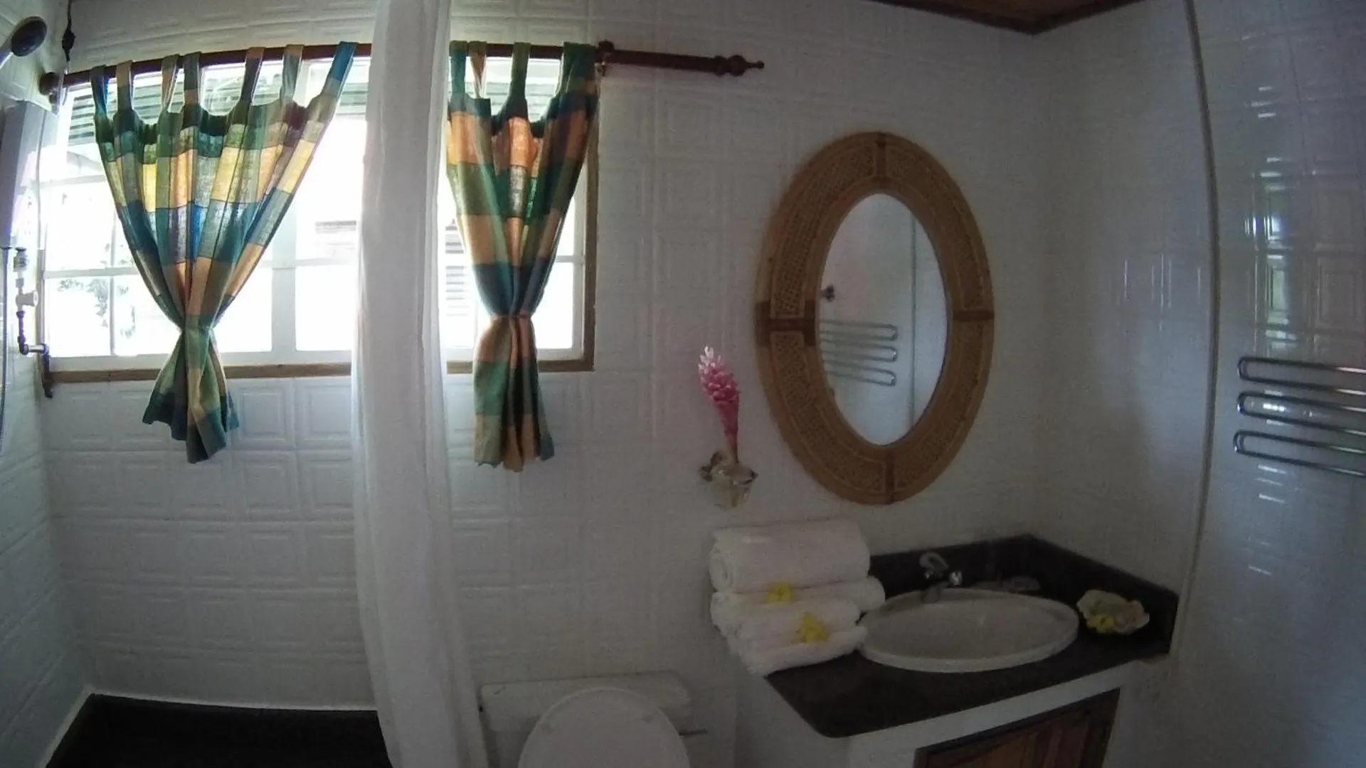 Kokogrove Chalets Anse Royale