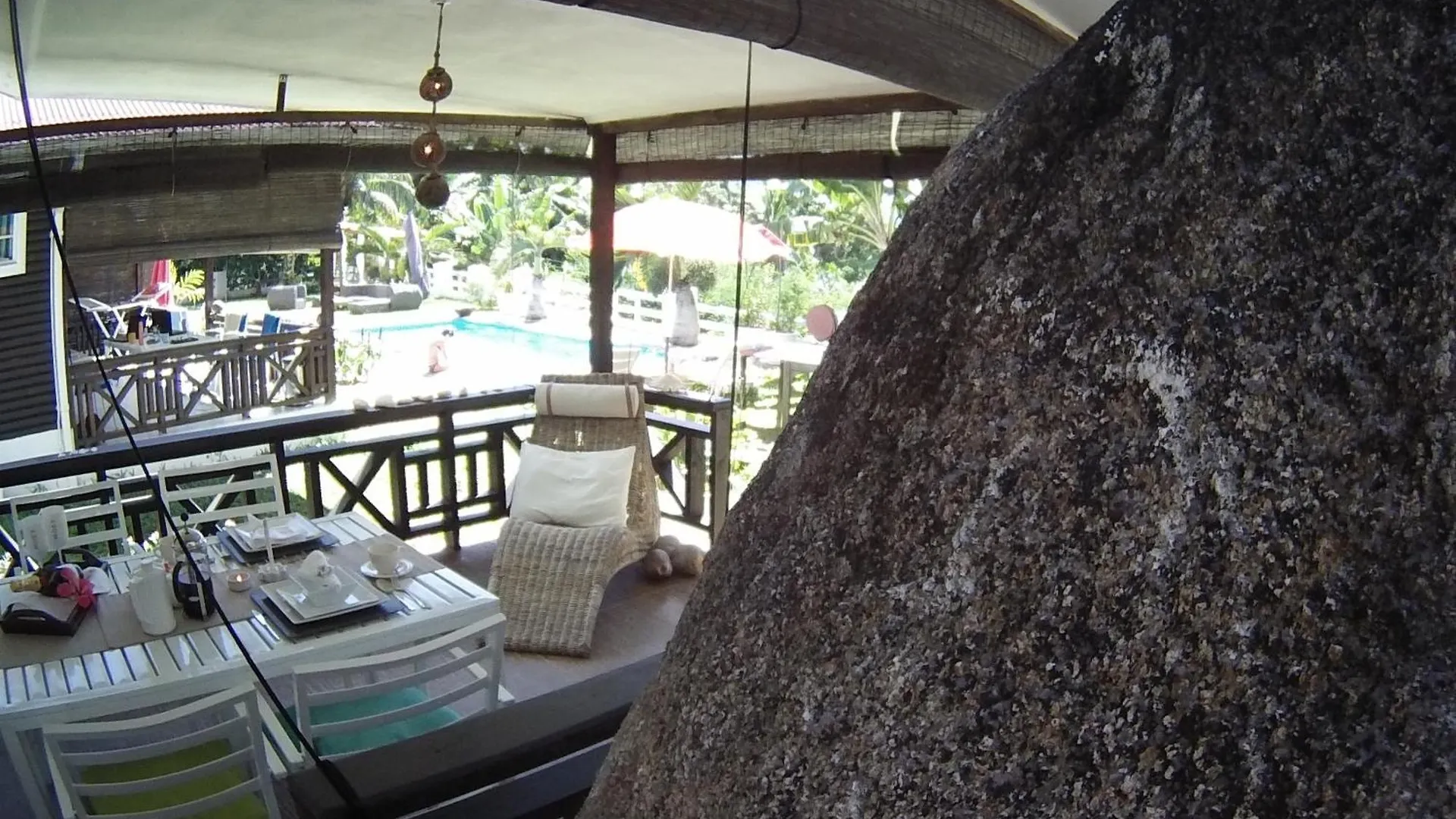 Kokogrove Chalets Anse Royale