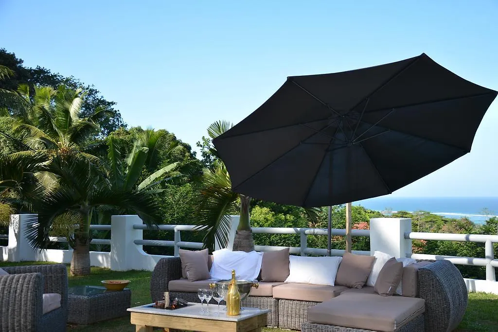 Kokogrove Chalets Anse Royale