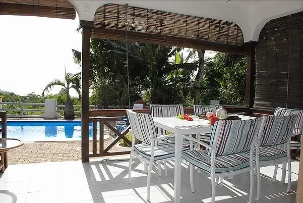 Kokogrove Chalets Anse Royale