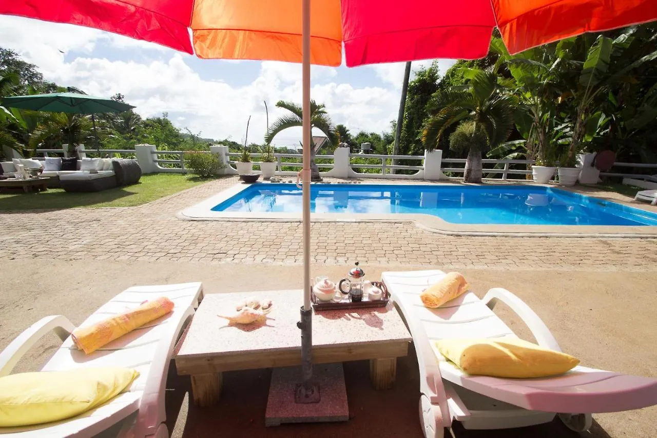 Kokogrove Chalets Anse Royale