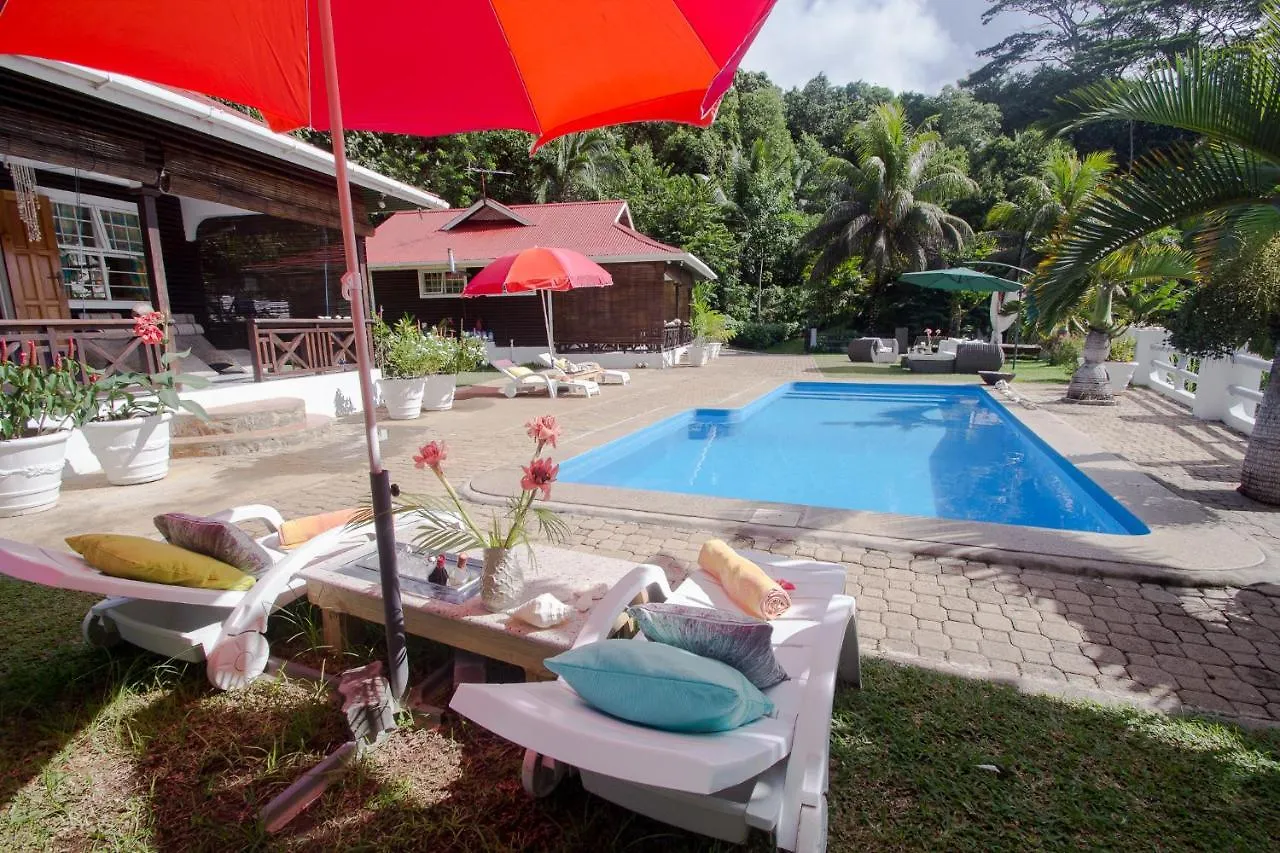 Kokogrove Chalets Anse Royale