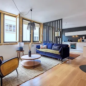 honore-suite-du-temple.hotels-rhonealpes.com/