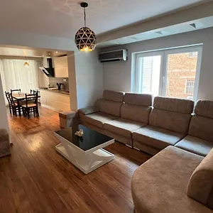 Sweet Luxury Appartamento Tirana