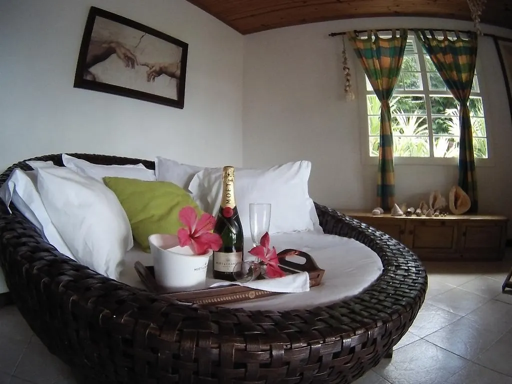 Kokogrove Chalets Anse Royale
