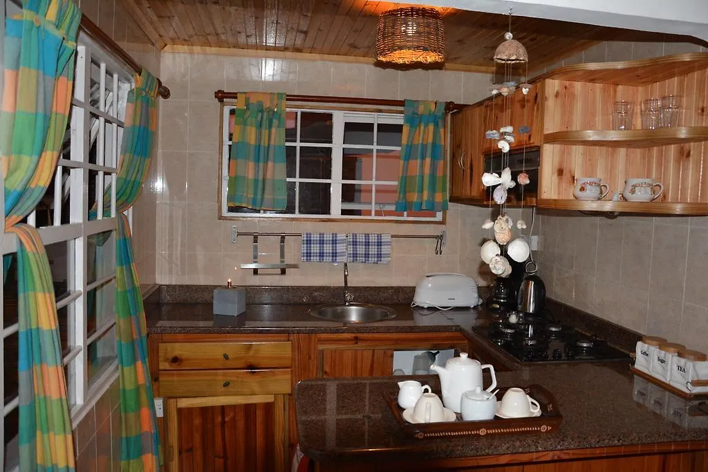 Kokogrove Chalets Anse Royale
