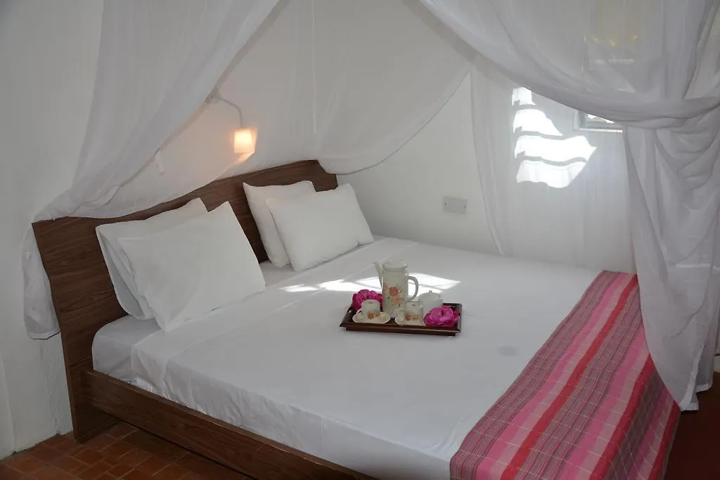 Kokogrove Chalets Anse Royale